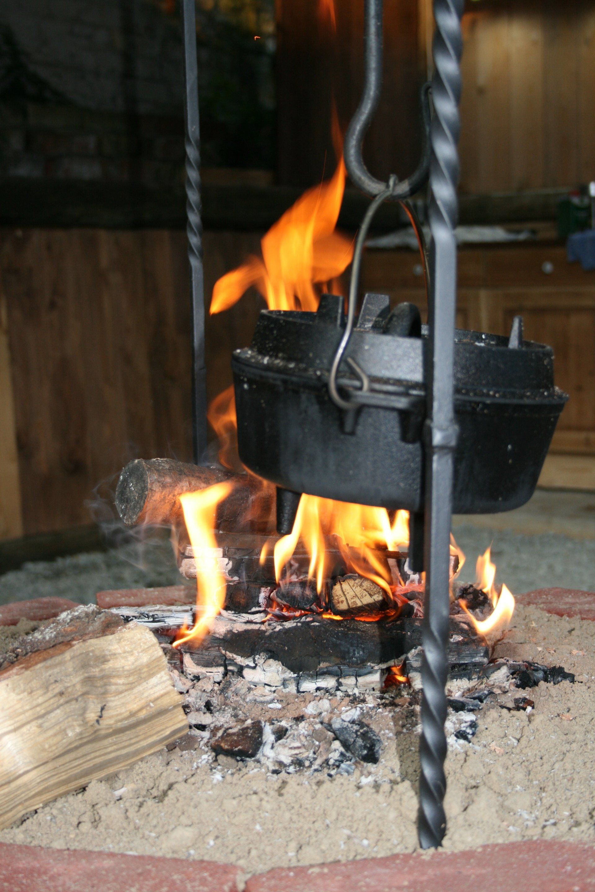 Lagerfeuer mit Dutchoven
