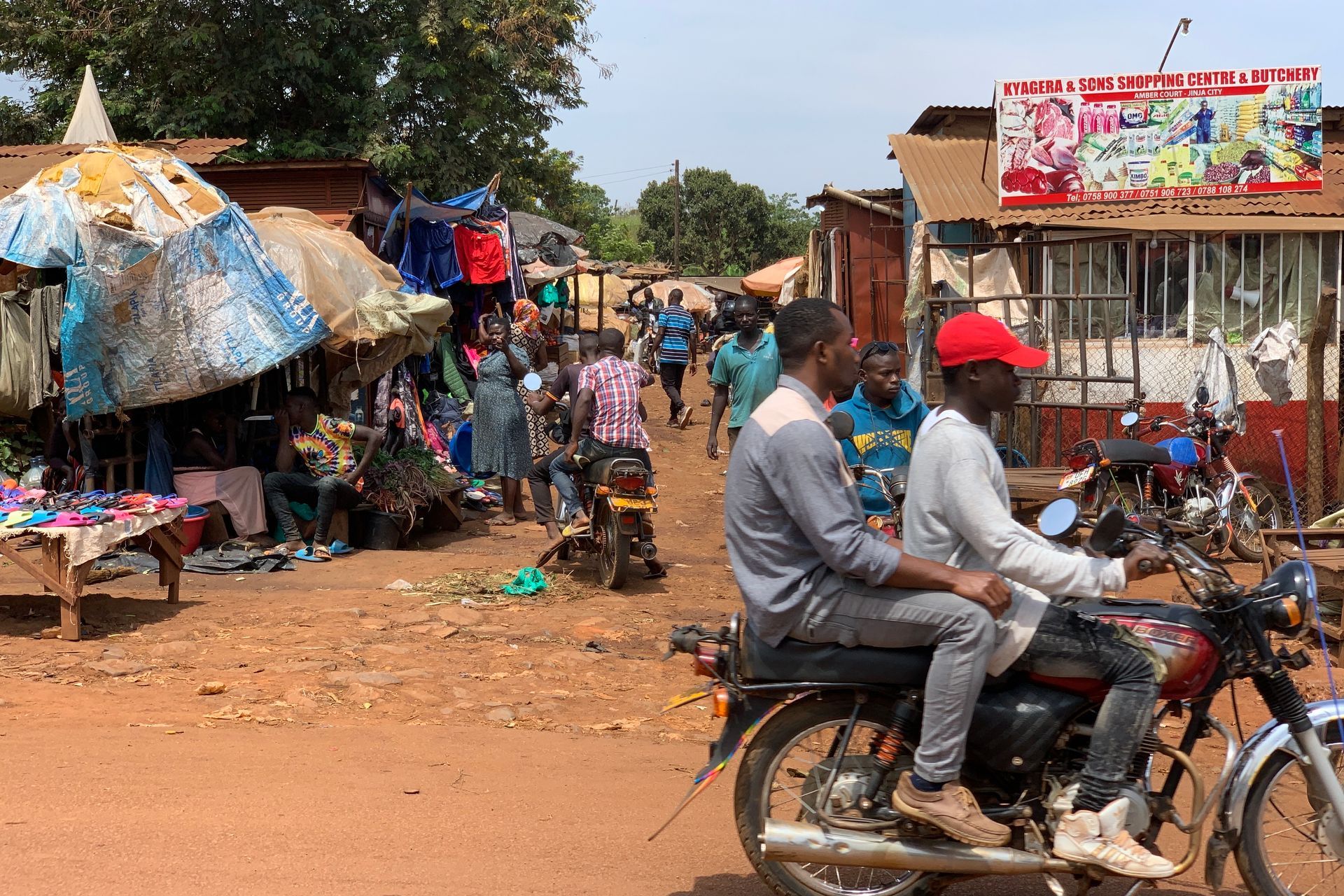 Straßenmarkt in Jinja, Ostuganda.