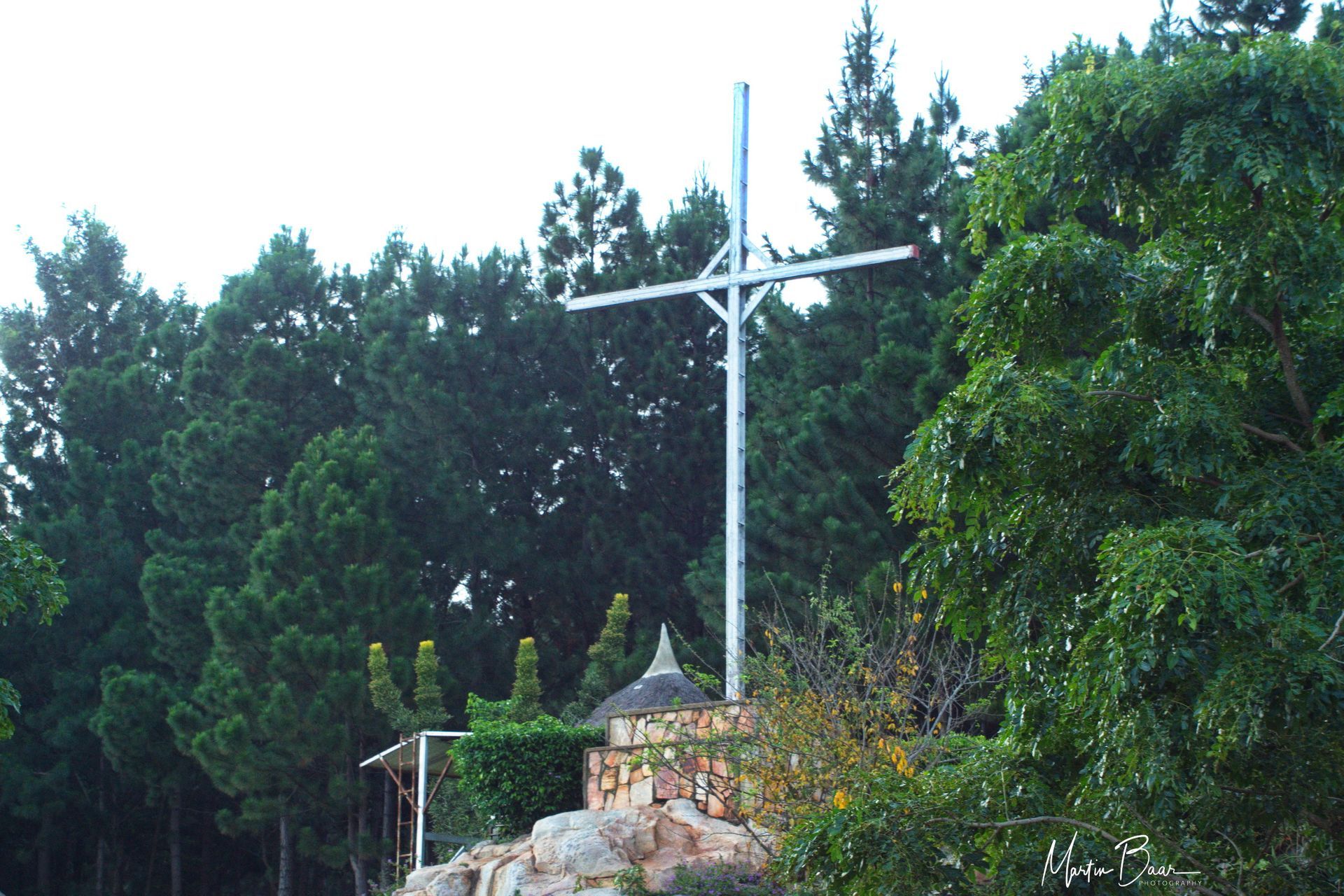 Das Kreuz auf dem Prayer Mountain, eine Orientierung für die Fischer auf dem Lake Victoria in der Nacht.