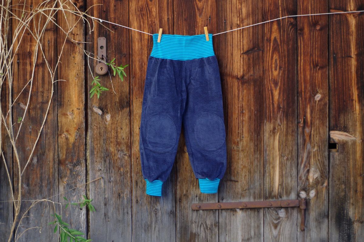 Hose aus Cord für Kinder und Babys blau