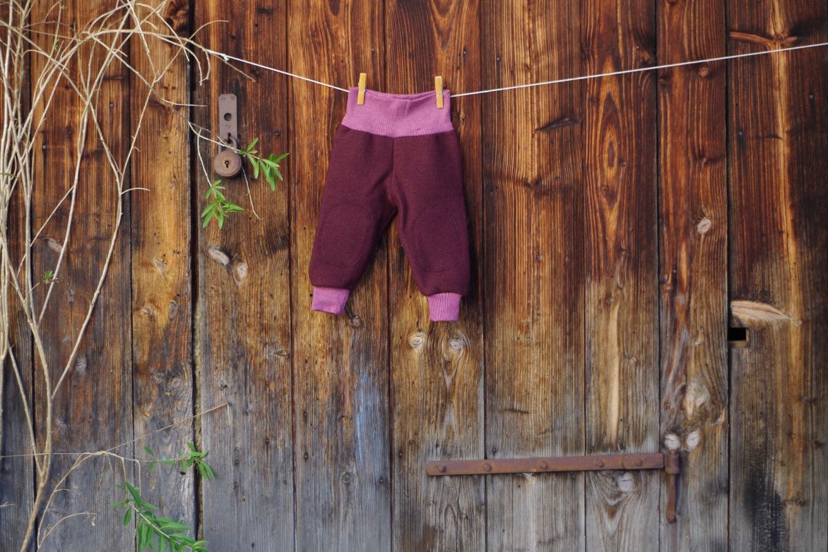 Hose aus Wolle für Kinder Farbe kirschrot