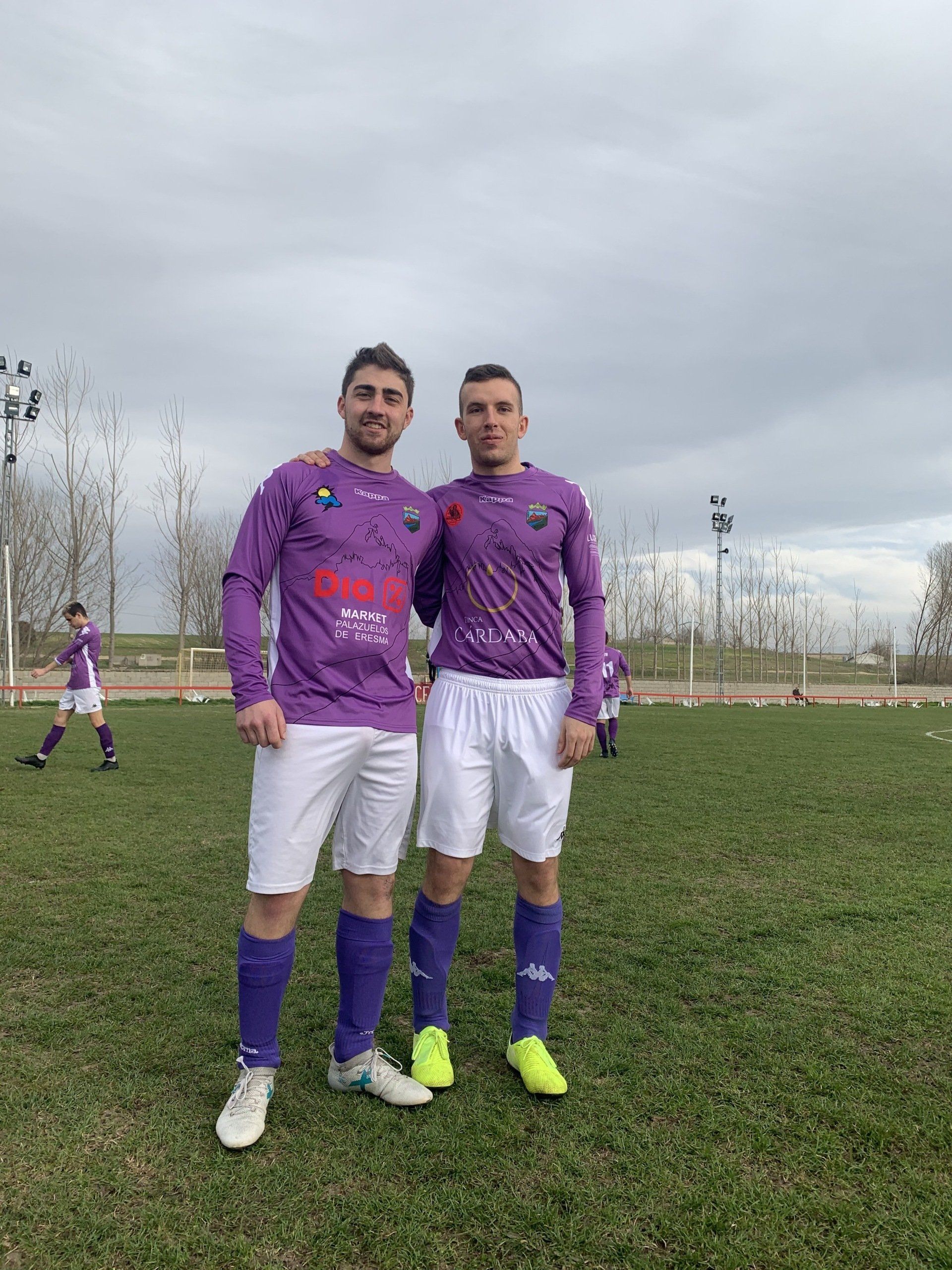 Mario Grande y Raúl, defensas del Monteresma en Turégano