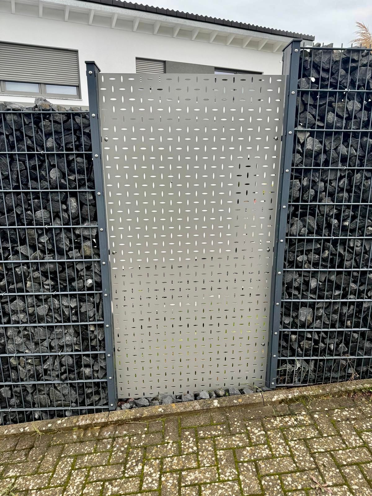 Moderner Handwerksbetrieb aus Bad Honnef für den Rhein-Sieg-Kreis, Bonn sowie die angrenzenden Regionen in Nordrhein-Westfalen und Rheinland-Pfalz. Dank unserer Lage nahe der Landesgrenze arbeiten wir regelmäßig auch in den benachbarten Regionen von Rheinland-Pfalz.
Darüber hinaus übernehmen wir auf Anfrage auch deutschlandweit ausgewählte Projekte.