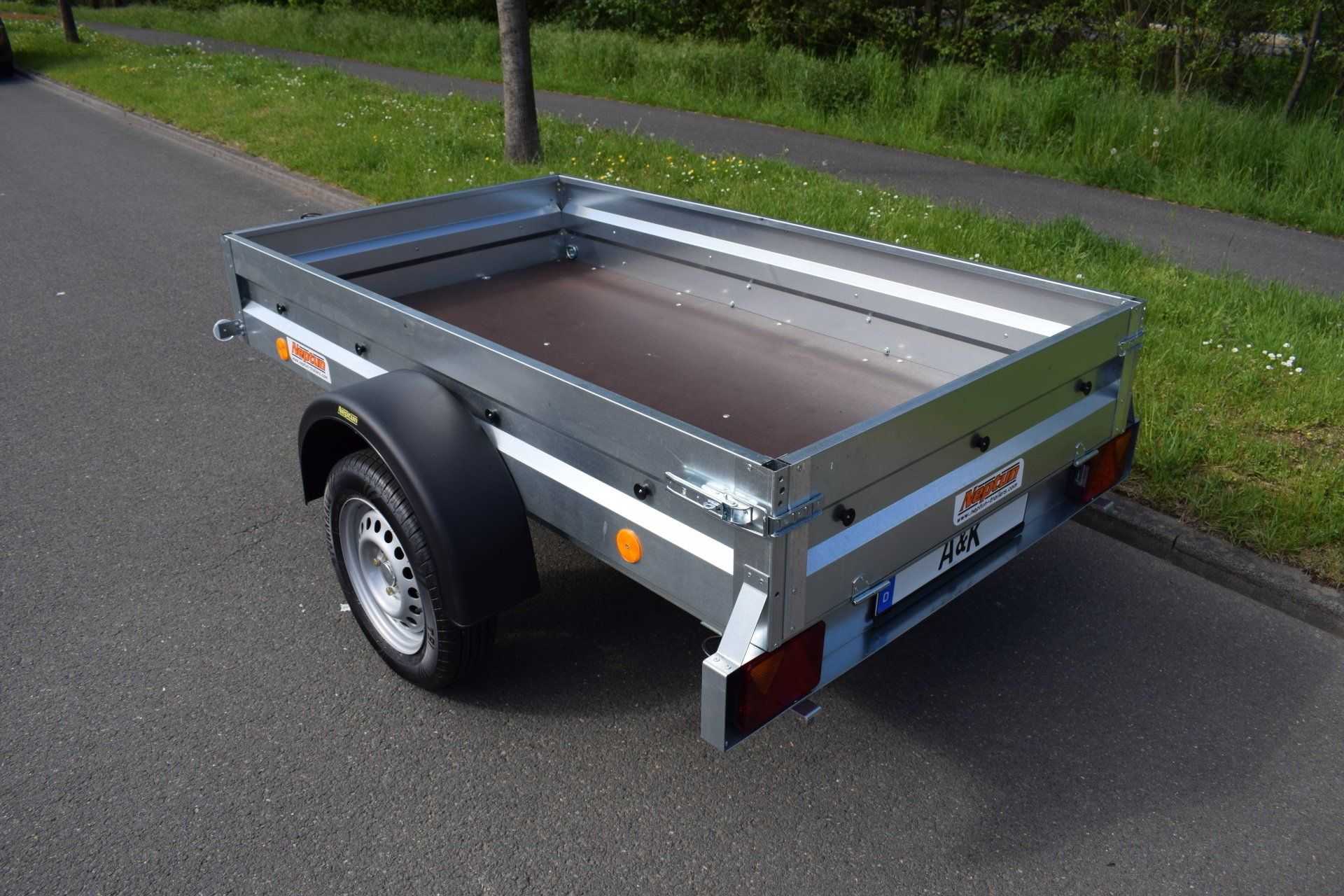 Anhänger Neptun Pratik N7236 Remorque 1 bis 750 kg (Stahlausführung) ankippbar ungebremst