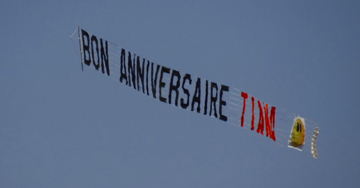 anniversaire avion Happy Birthday banderole avion côte d