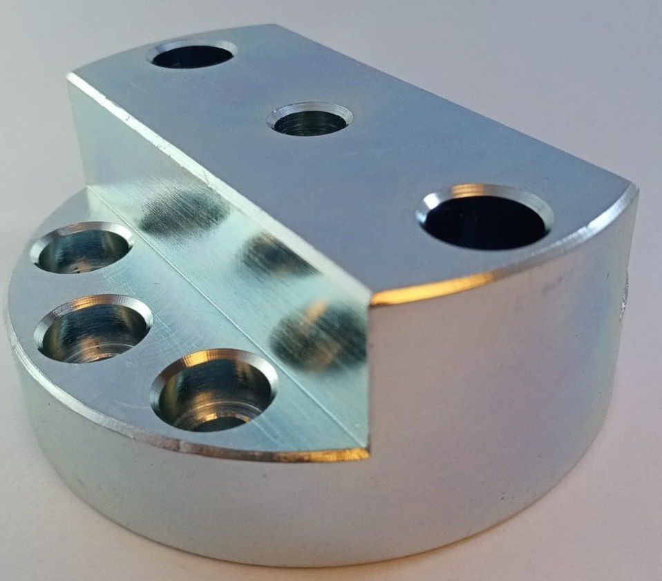 Maschinenteile mit hochwertiger Oberflächenbehandlung für industrielle Anwendungen