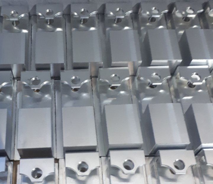 CNC-gefräste Maschinenteile in Serienfertigung – gleichbleibende Präzision und Effizienz für industrielle Anwendungen