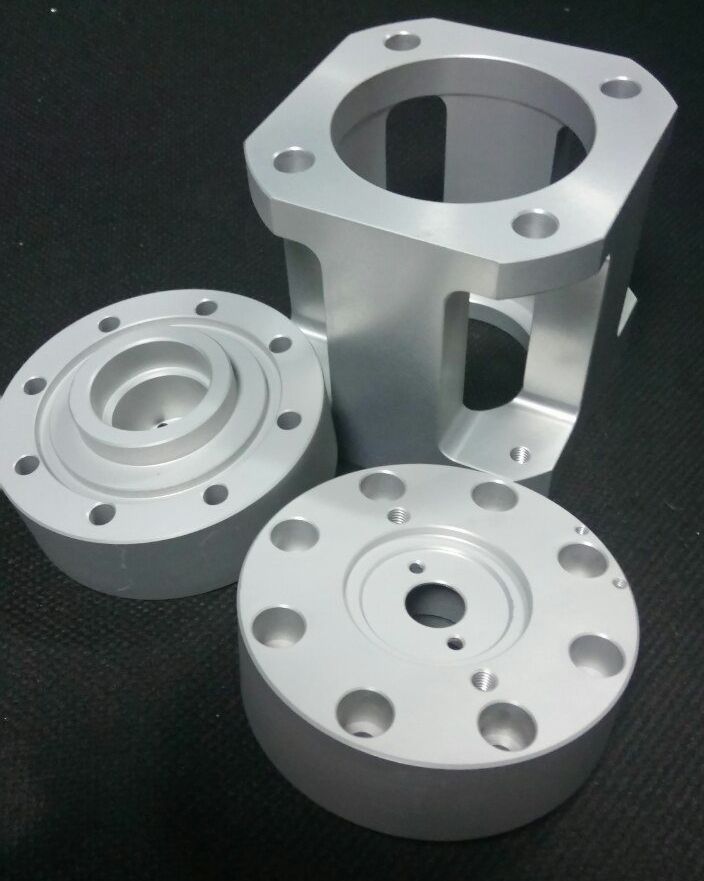 CNC-bearbeitete Aluminiumteile mit eloxierter Oberfläche,  langlebig, korrosionsbeständig und optisch hochwertig