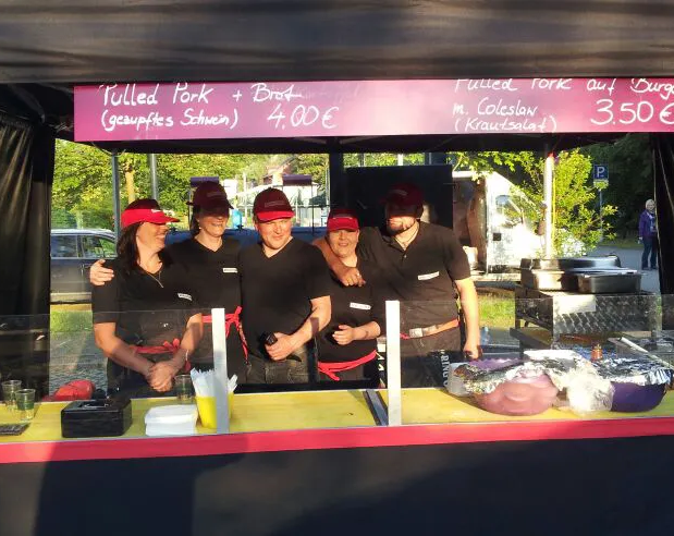 BBQ Verkaufsstand auf Familienfeier