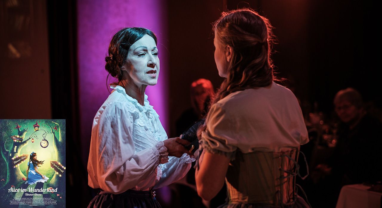 Mutter und Alice 
Alice im Wunderland - Lola-events.de, Leipzig