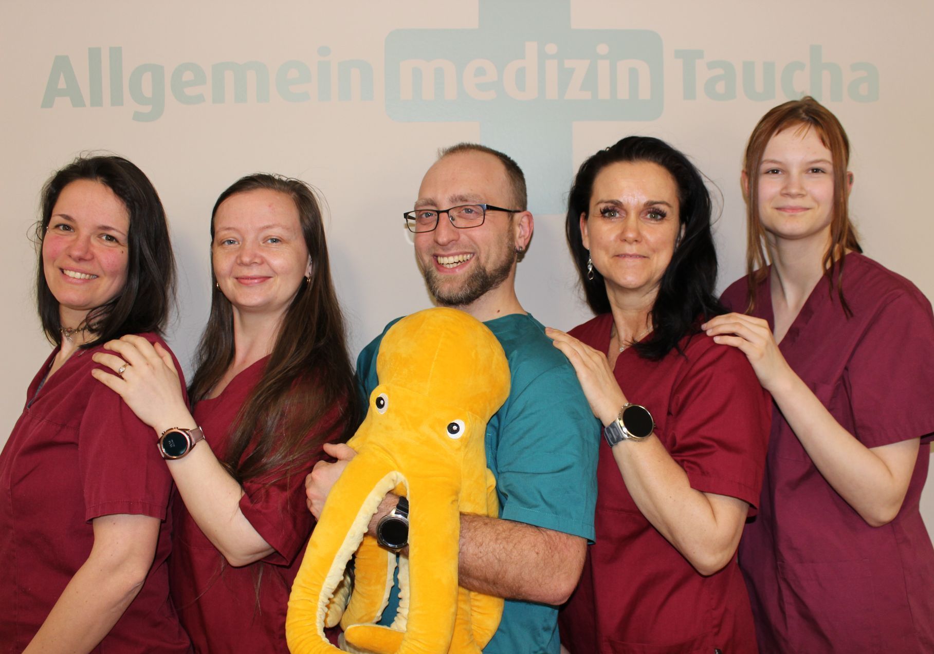 Unser Team der Allgemeinmedizin Taucha begrüßt Sie herzlich in der Hausarztpraxis in Taucha. 