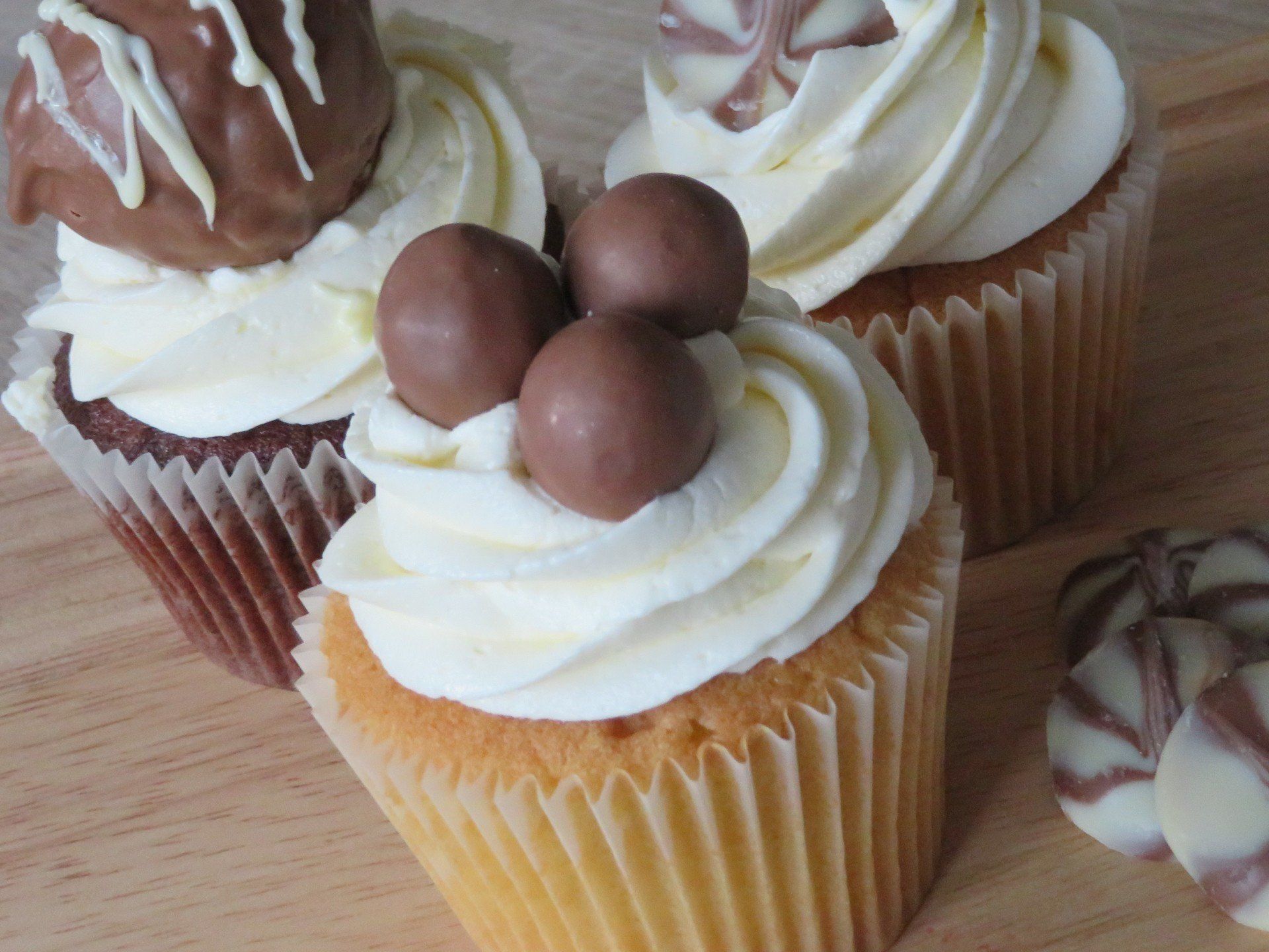 Box 6  Malteaser and buttercream cupcake £15