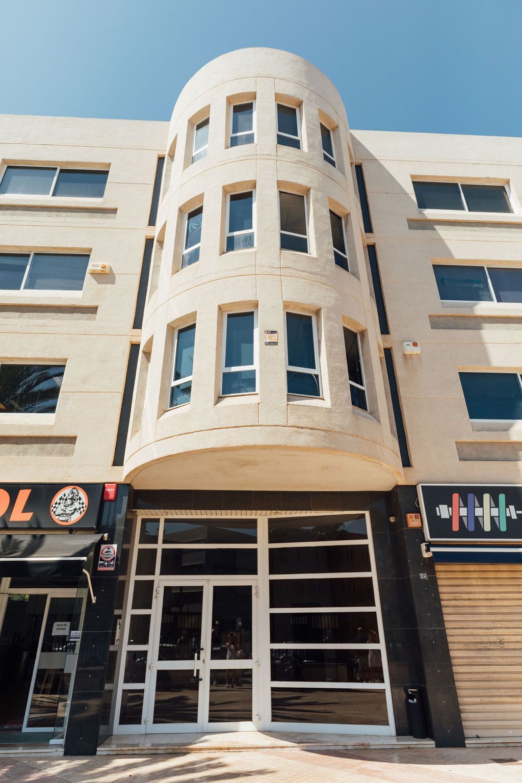 Eingangsbereich Clinica Dental Vogelsang