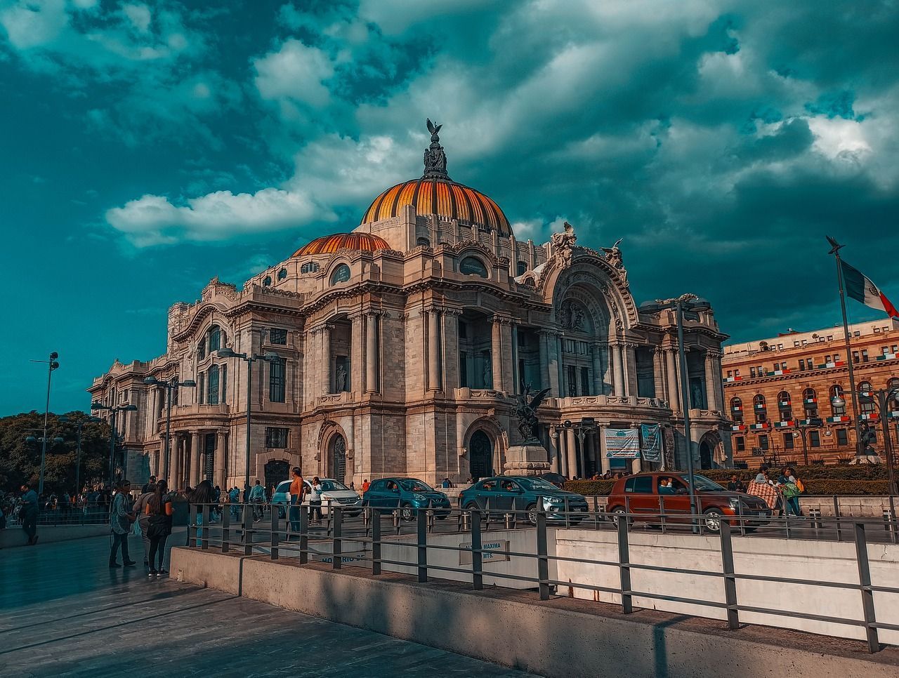 Palacio de Bellas Artes in Mexiko-City, Image by Xavier Espinosa from Pixabay