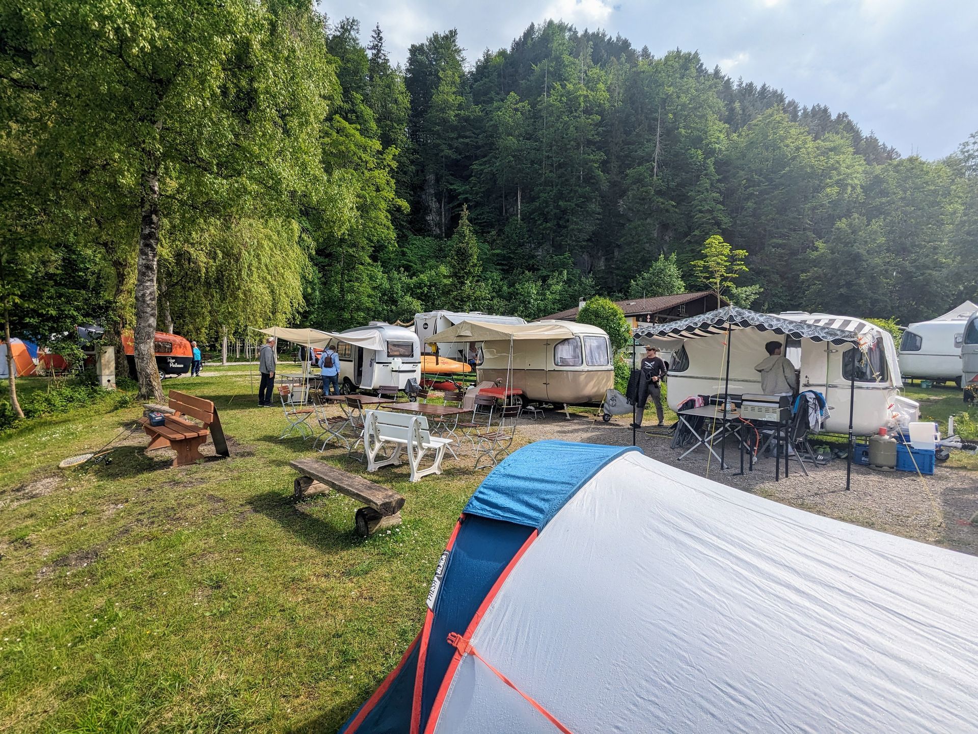 Wohnwagenreihe links