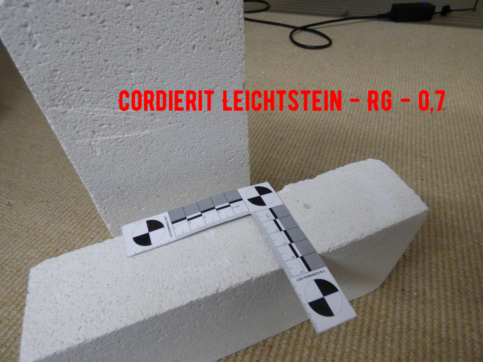 Feuerleichtstein - insulating firelight brick Cordierite