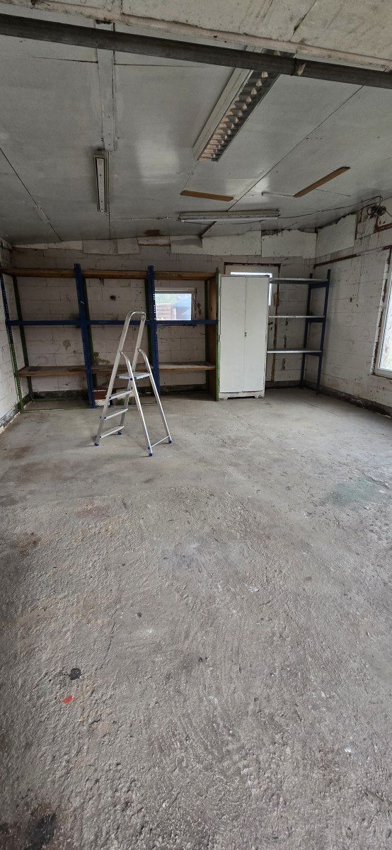 nachher: leere, helle und freundliche Garage in Plate. NordBlitz