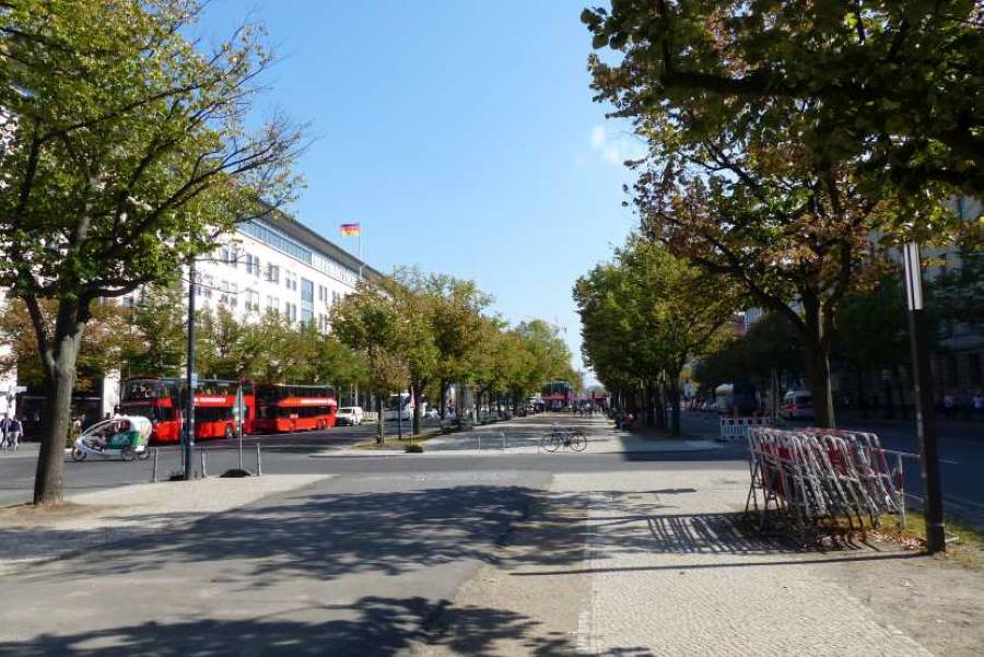  Unter  den Linden 