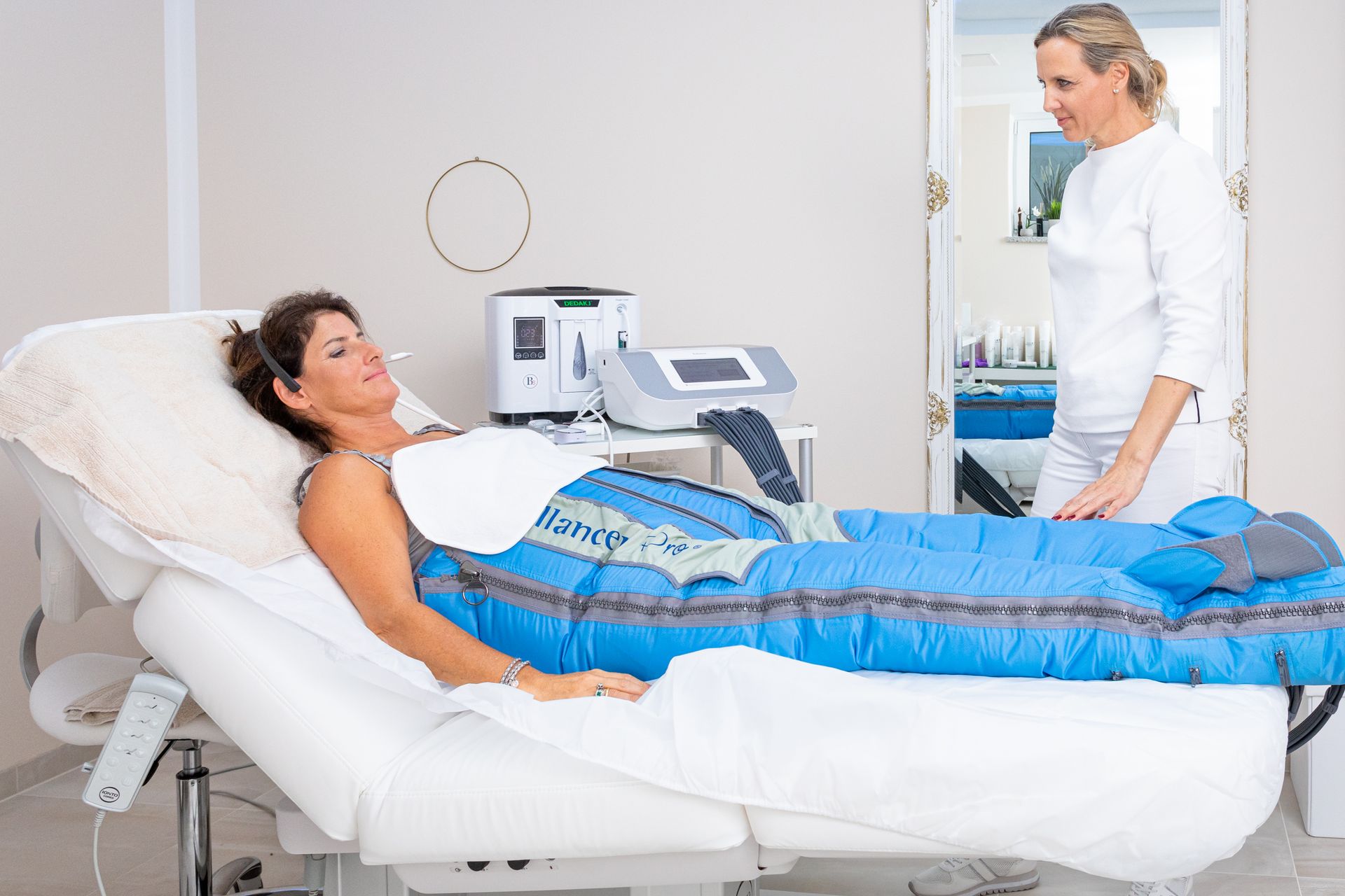 Portrait von Alexandra Berger, Expertin für Ballancer® Lymphmassage Longevity, Body-Contouring, und Detox  in Grünwald