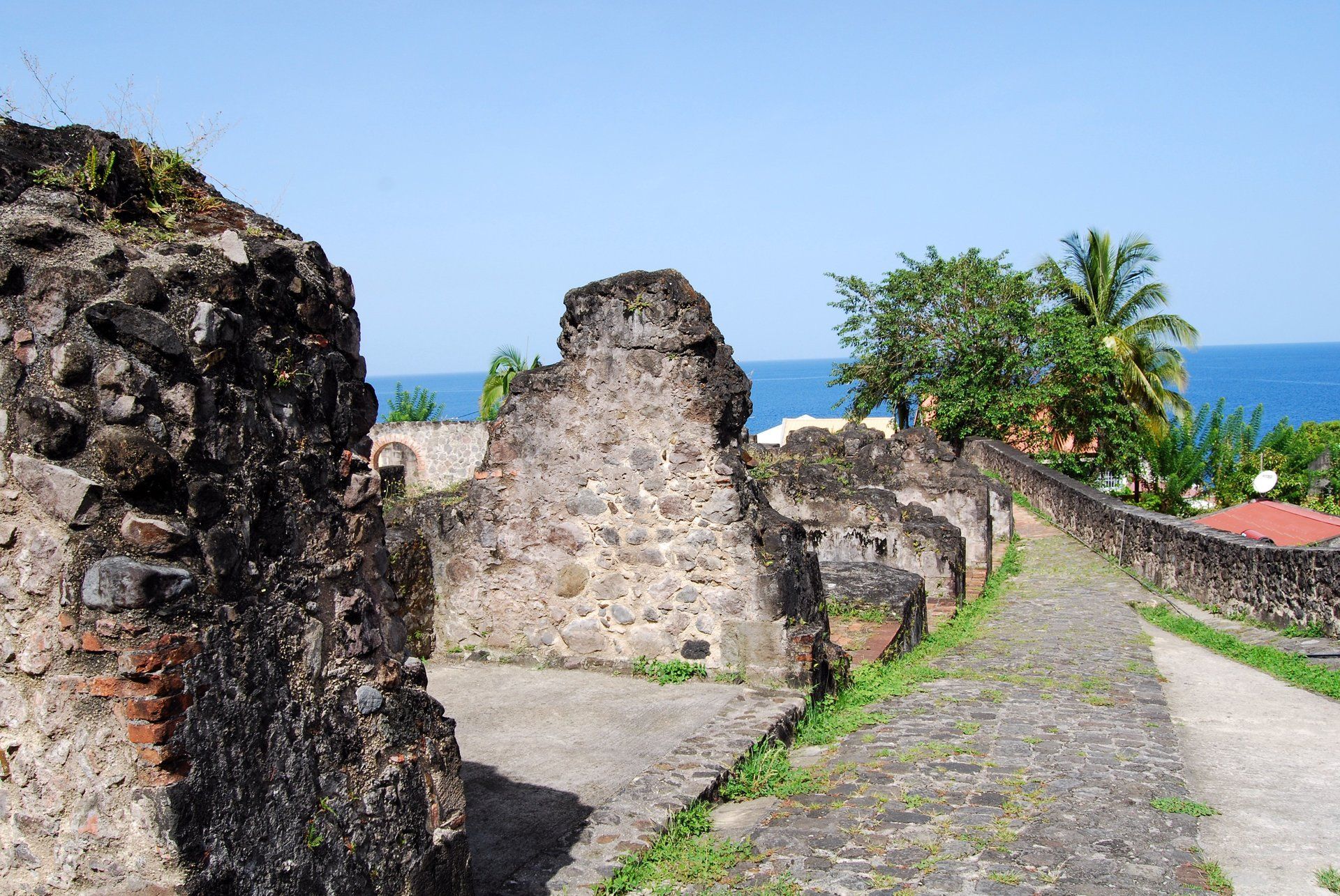 Überreste des alten Theaters in Saint-Pierre, Martinique
