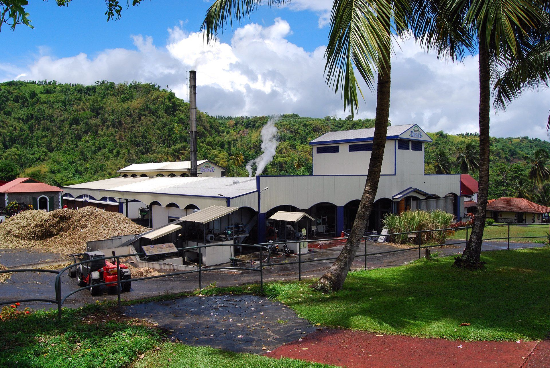 Fabrikationsgebäude der Destillerie Depaz in Saint-Pierre, Martinique