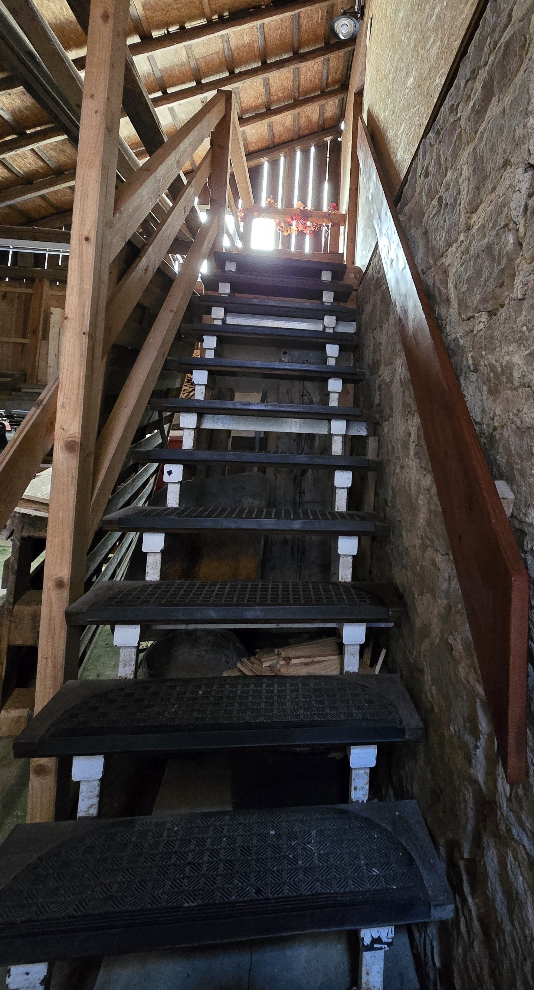 Ilka's Lodge Wendeltreppe zur FeWo