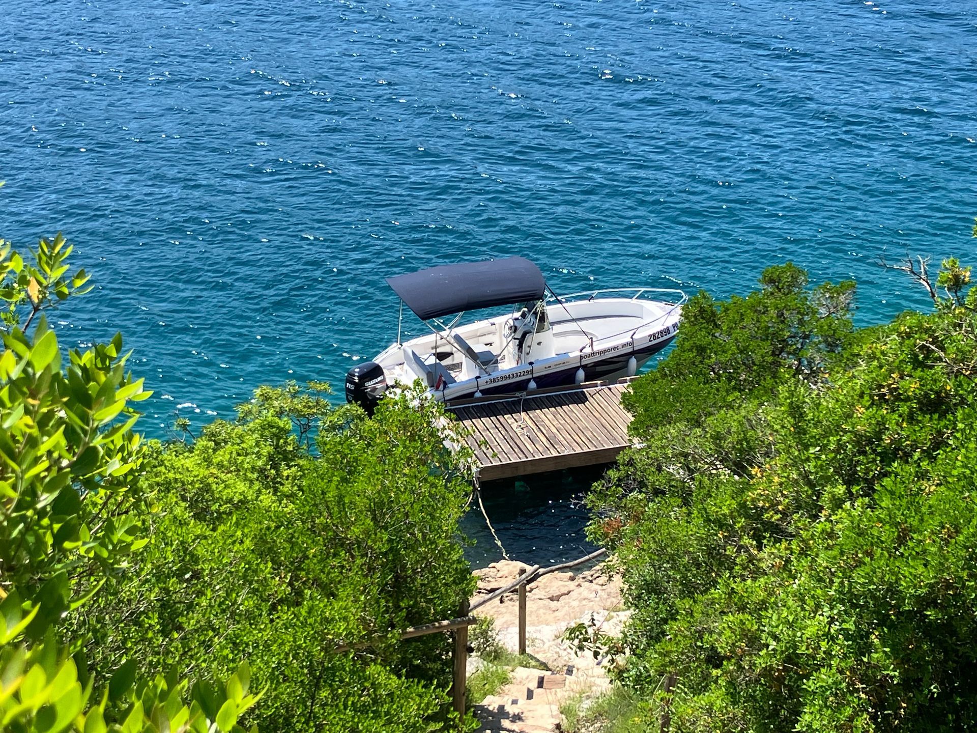 Unser Boot an der Piratenbar