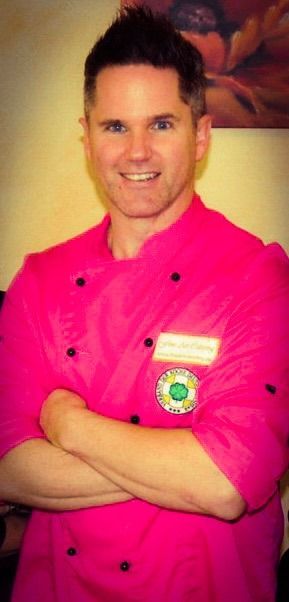 Marcel Lindemeier 
Catering-Direktor und Küchenchef der Fine Art GmbH
Fine Art Catering -die mit der Erdbeere !
​
Seit 2005 kochen wir für Sie mit Leidenschaft und ganzem Herzen.
Wir stehen für einen zuverlässigen Service, innovative Konzepte und kundenindividuelle Serviceangebote.
Unser umfangreiches Angebot reicht von professionellem Firmen­event-Catering über Hochzeiten, Geburtstagfeiern bis hin zum Betriebscatering und der Kindergarten- und Schulverpflegung. Unser Anspruch an unsere Arbeit sind ein hoher Qualitätsstandard, Professionalität und die Zufriedenheit unserer Kunden. Die stetige Entwicklung und das Wachstum unseres Unternehmens hat uns in den letzten Jahren gezeigt, dass dies der richtige Weg ist.