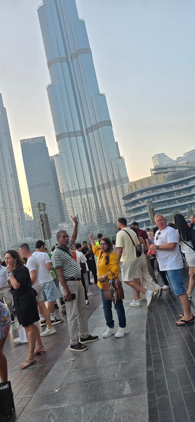 Javed pflegt Kontakte in Dubai