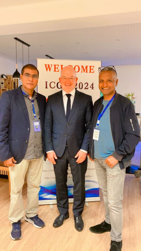 Javed und Nazim mit MdB a.D. Sebastian Brehm