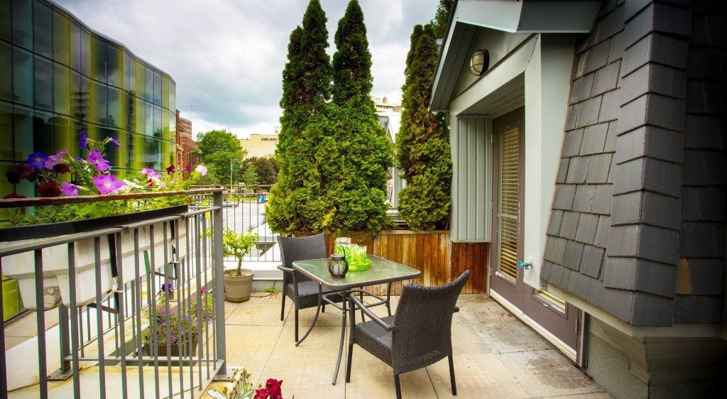 Apart Hotel Montreal by Les Terrasses Saint Urbain . City center