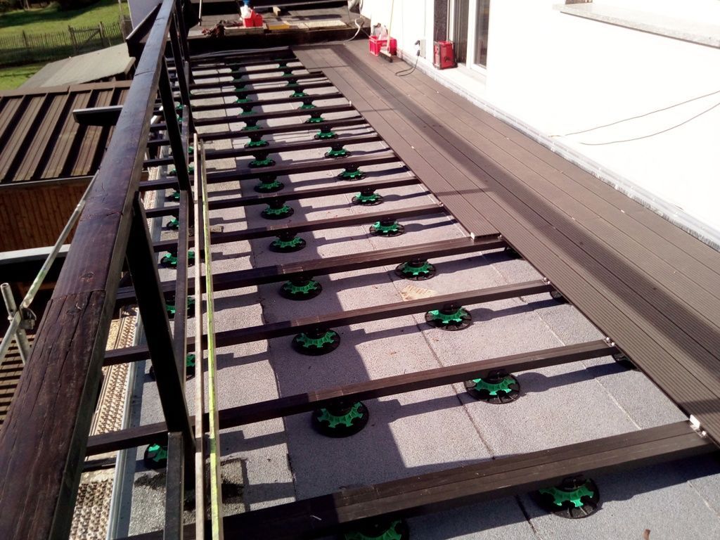 Handwerkliche Dienstleistungen Krall
Balkonbelag aus WPC Dielen
www.geruest-saarland.de
