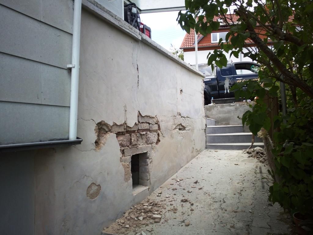 Handwerkliche Dienstleistungen Krall
Sanierung einer Mauer im Eingangsbereich
www.geruest-saarland.de
