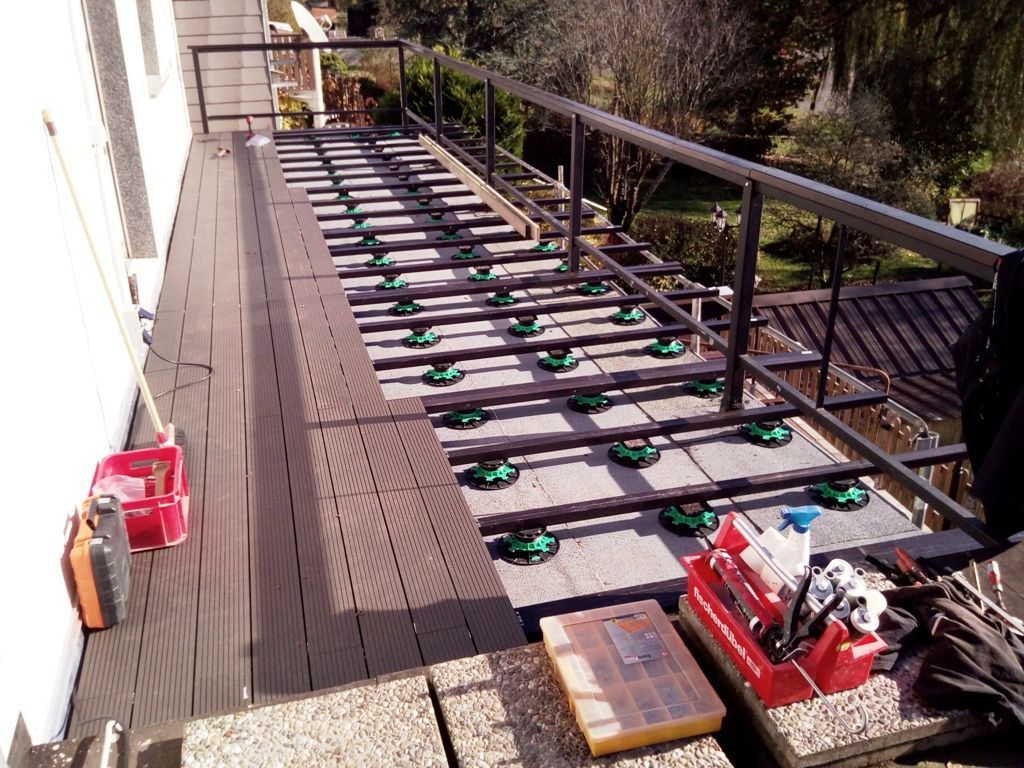 Handwerkliche Dienstleistungen Krall
Balkonbelag aus WPC Dielen
www.geruest-saarland.de
