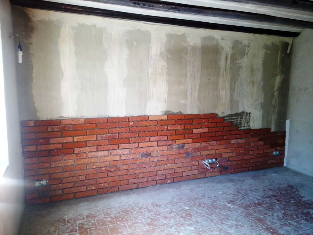 Handwerkliche Dienstleistungen Krall
Wand mit Handform Klinker- Riemchen verblenden
www.geruest-saarland.de
