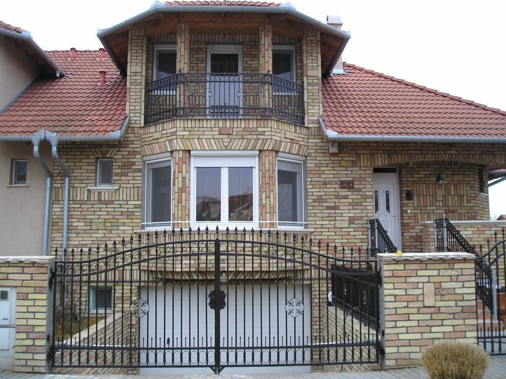 Gerüst- und Baumaschinenverleih Krall
Backstein Klinker Riemchen
www.geruest-saarland.de
www.baumaschinen-shop-saarland.de