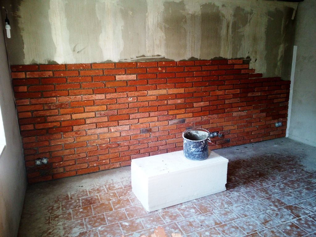 Handwerkliche Dienstleistungen Krall
Wand mit Handform Klinker- Riemchen verblenden
www.geruest-saarland.de
