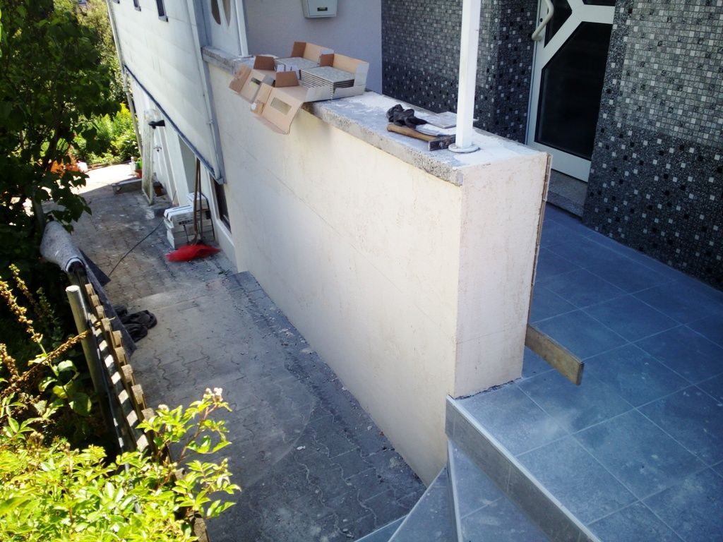 Handwerkliche Dienstleistungen Krall
Sanierung einer Mauer im Eingangsbereich
www.geruest-saarland.de
