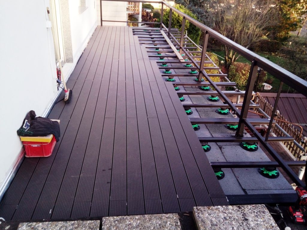 Handwerkliche Dienstleistungen Krall
Balkonbelag aus WPC Dielen
www.geruest-saarland.de
