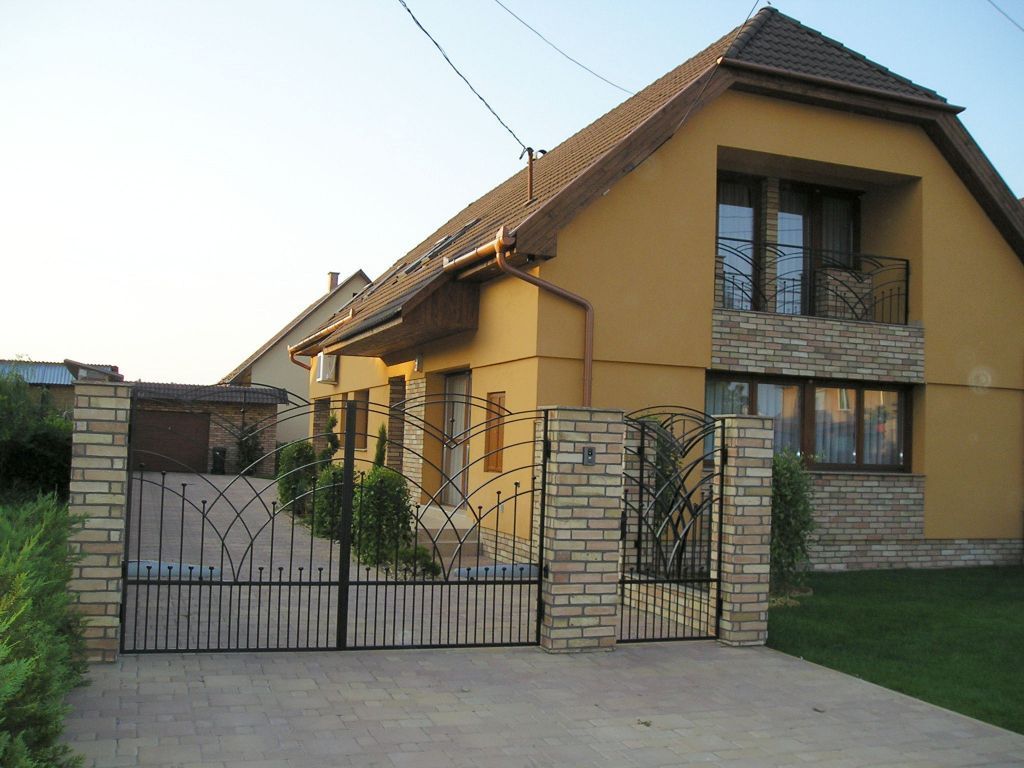 Gerüst- und Baumaschinenverleih Krall
Backstein Klinker Riemchen
www.geruest-saarland.de
www.baumaschinen-shop-saarland.de