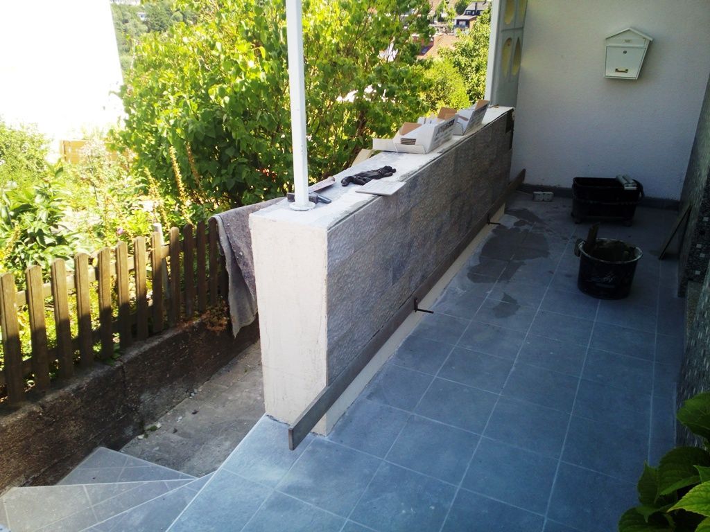 Handwerkliche Dienstleistungen Krall
Sanierung einer Mauer im Eingangsbereich
www.geruest-saarland.de
