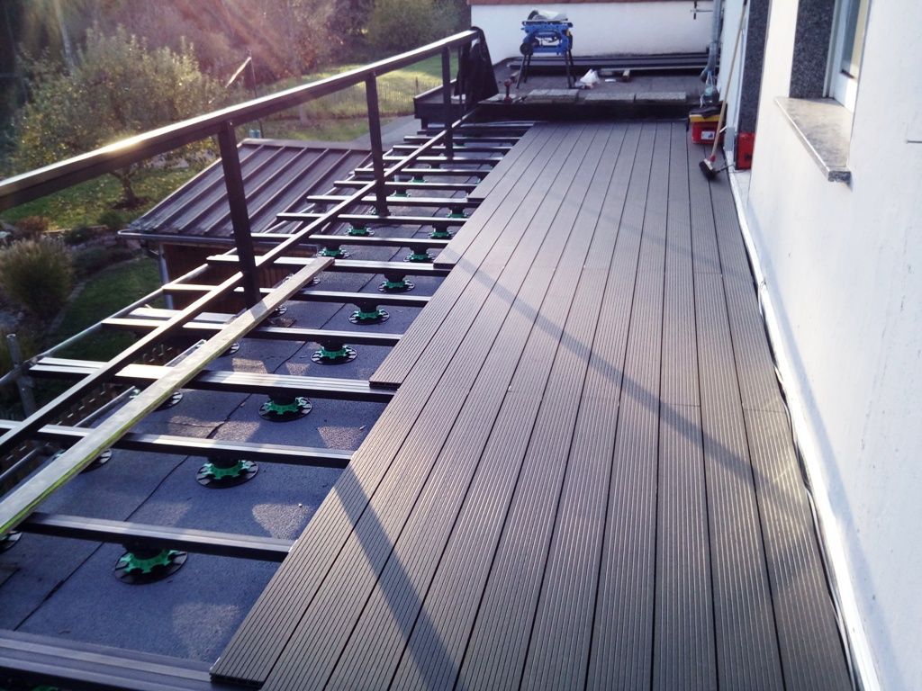 Handwerkliche Dienstleistungen Krall
Balkonbelag aus WPC Dielen
www.geruest-saarland.de
