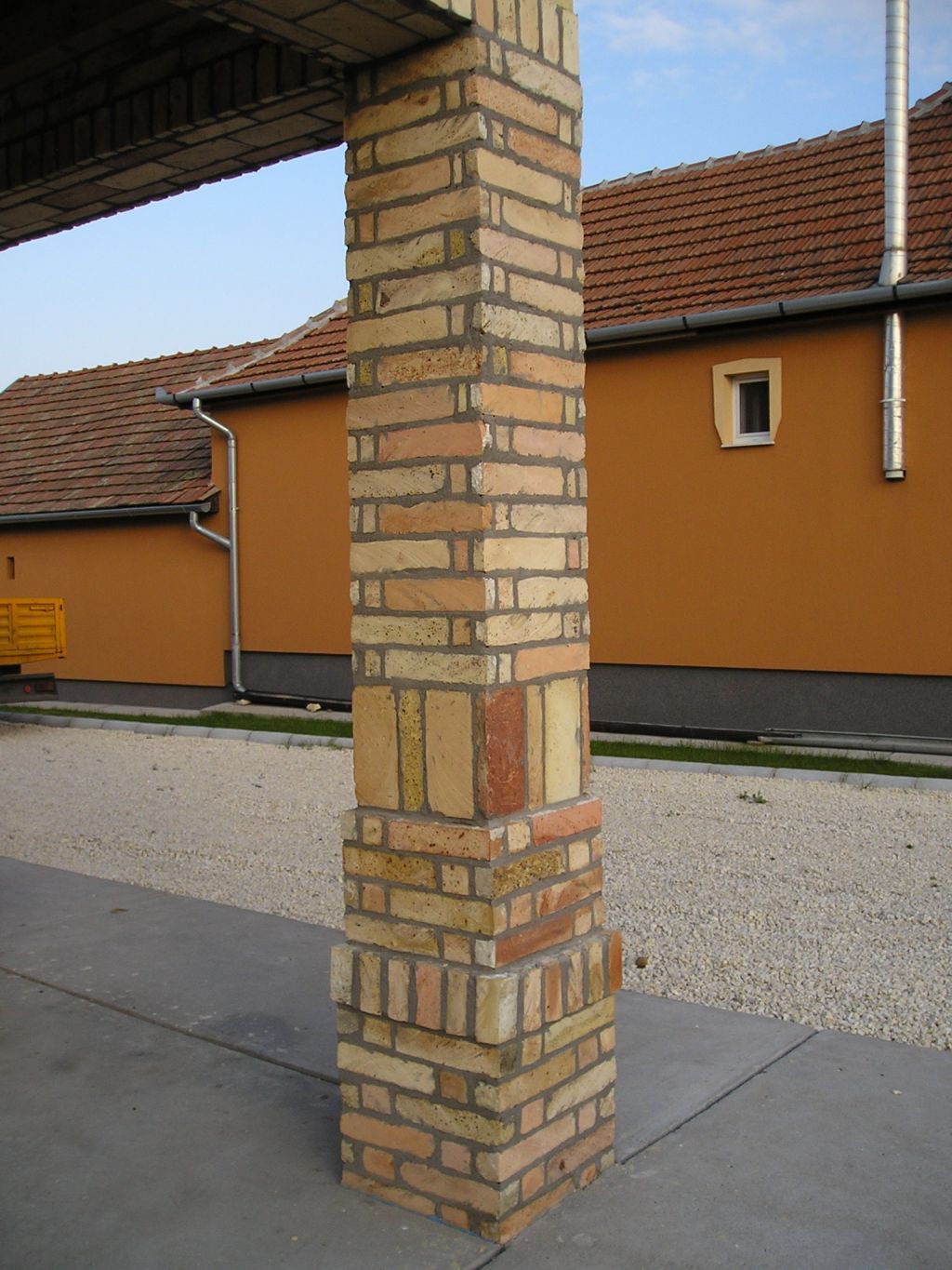 Gerüst- und Baumaschinenverleih Krall
Backstein Klinker Riemchen
www.geruest-saarland.de
www.baumaschinen-shop-saarland.de