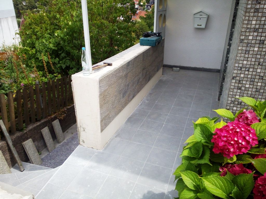 Handwerkliche Dienstleistungen Krall
Sanierung einer Mauer im Eingangsbereich
www.geruest-saarland.de
