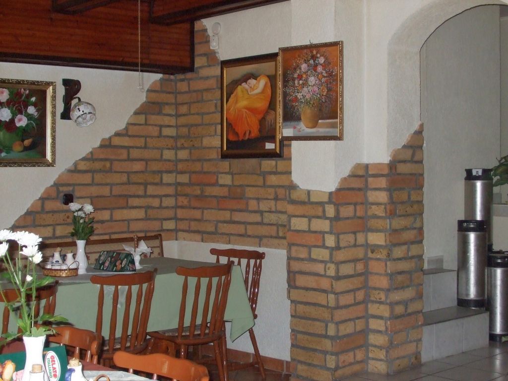 Gerüst- und Baumaschinenverleih Krall
Backstein Klinker Riemchen
www.geruest-saarland.de
www.baumaschinen-shop-saarland.de