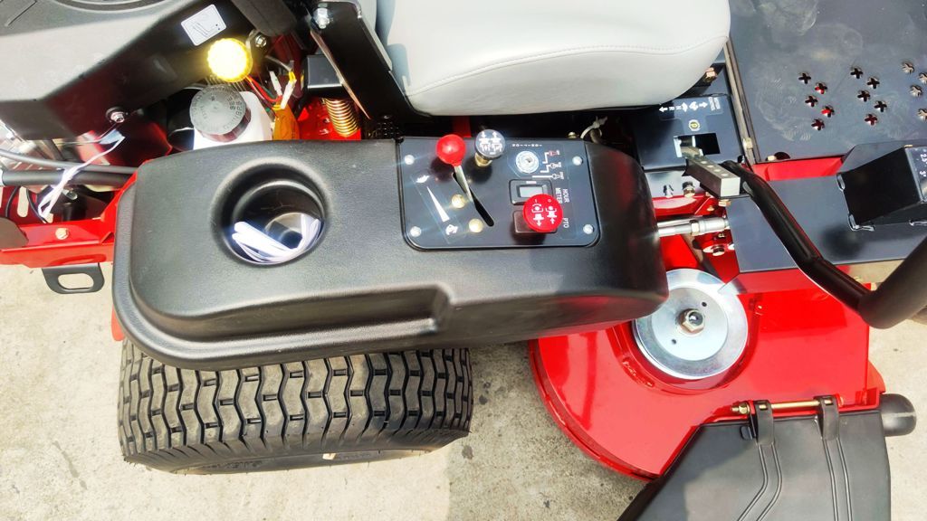 Gerüst- und Baumaschinenverleih Krall
Nullwendekreismäher Ucarry UR1200 25HP- Benzin
www.geruest-saarland.de