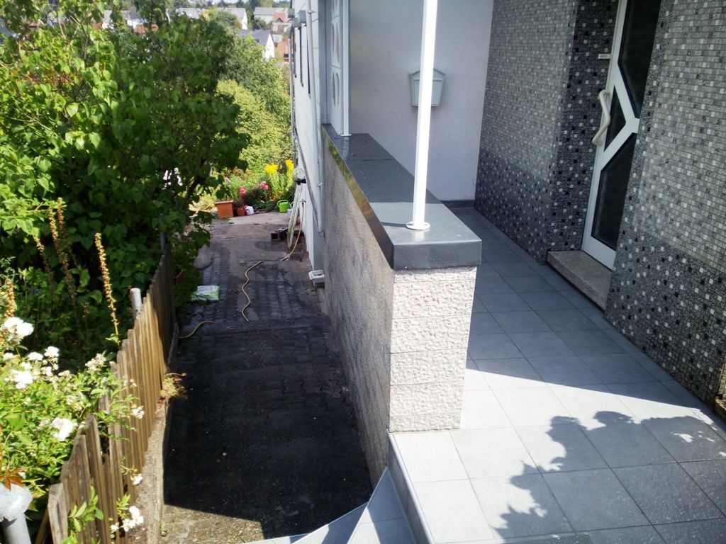 Handwerkliche Dienstleistungen Krall
Sanierung einer Mauer im Eingangsbereich
www.geruest-saarland.de
