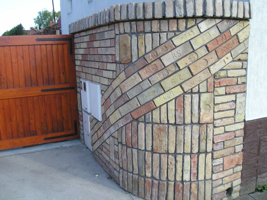 Gerüst- und Baumaschinenverleih Krall
Backstein Klinker Riemchen
www.geruest-saarland.de
www.baumaschinen-shop-saarland.de