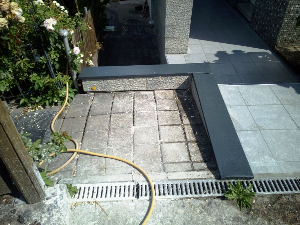 Handwerkliche Dienstleistungen Krall
Sanierung einer Mauer im Eingangsbereich
www.geruest-saarland.de
