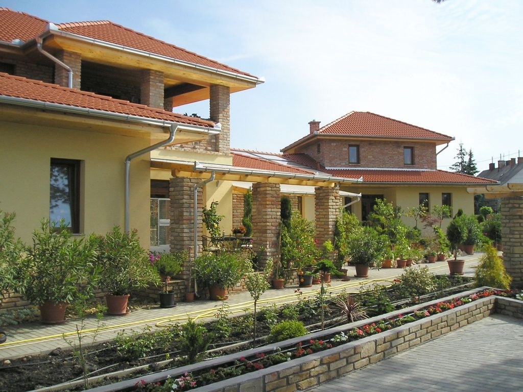 Gerüst- und Baumaschinenverleih Krall
Backstein Klinker Riemchen
www.geruest-saarland.de
www.baumaschinen-shop-saarland.de